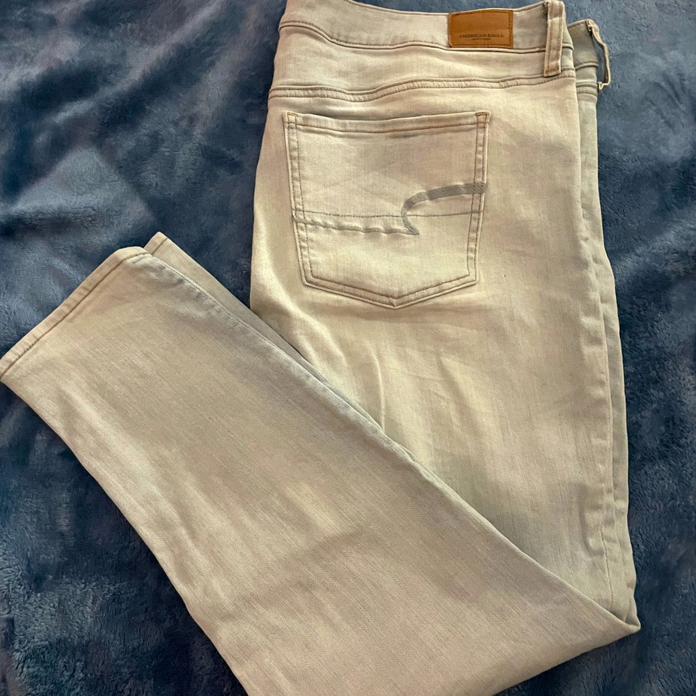 Women’s American eagle jeans